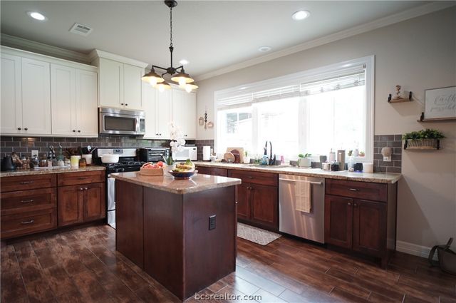 4283 Rock Bend Drive, College Station, TX 77845