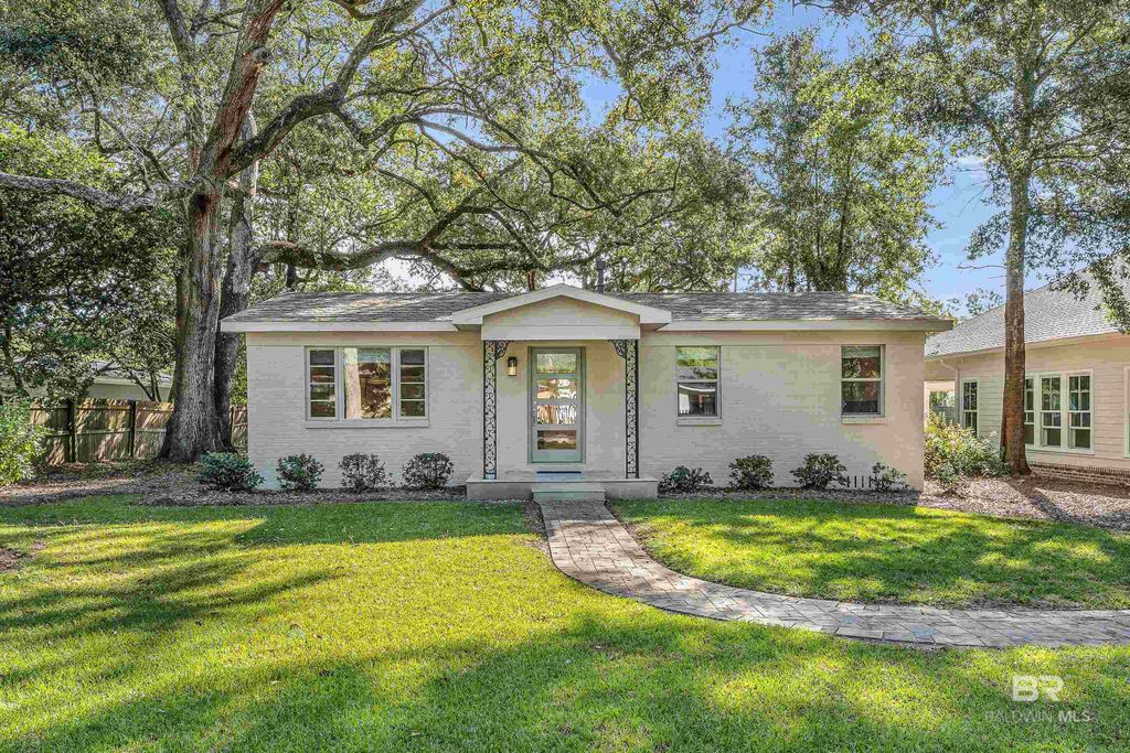 357 Azalea Street, Fairhope, AL 36532