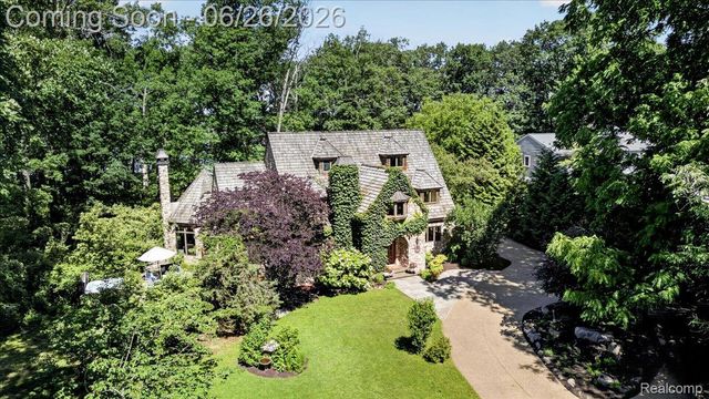 29498 E River Road, Grosse Ile Township, MI 48138