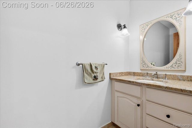 29498 E River Road, Grosse Ile Township, MI 48138