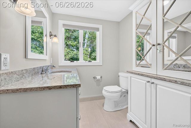 29498 E River Road, Grosse Ile Township, MI 48138