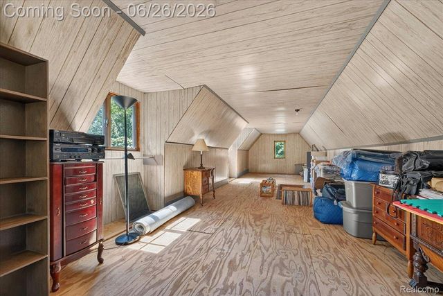 29498 E River Road, Grosse Ile Township, MI 48138