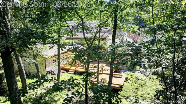 29498 E River Road, Grosse Ile Township, MI 48138