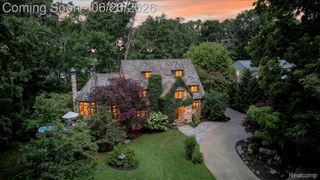 29498 E River Road, Grosse Ile Township, MI 48138