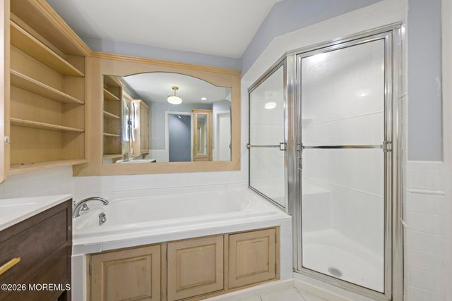 77 Pacific Avenue, Middletown, NJ 07748