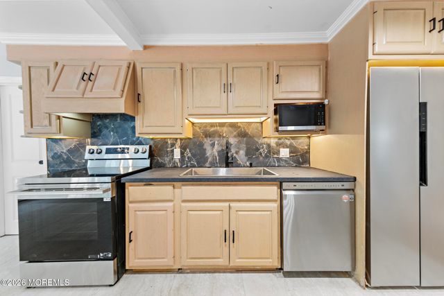 77 Pacific Avenue, Middletown, NJ 07748