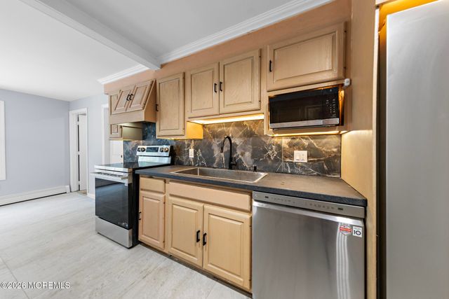 77 Pacific Avenue, Middletown, NJ 07748