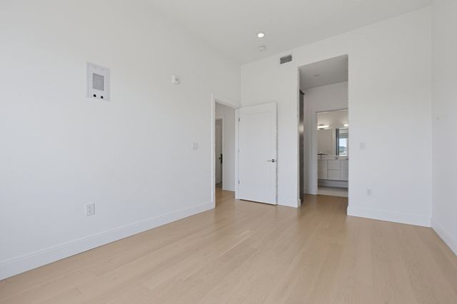 20 W 5th St 5D, Boston, MA 02127