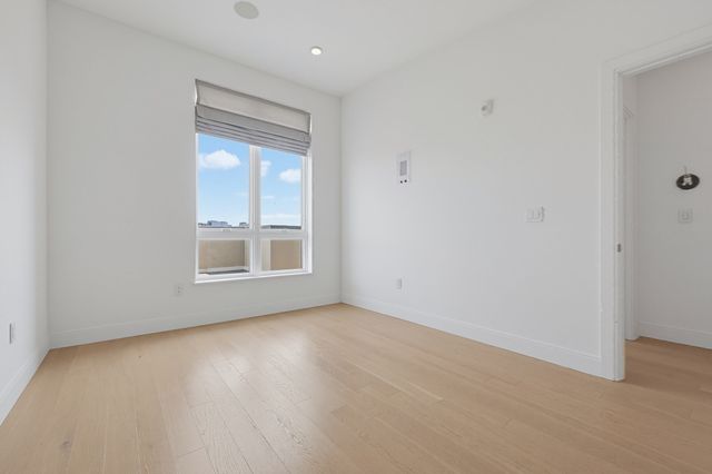 20 W 5th St 5D, Boston, MA 02127
