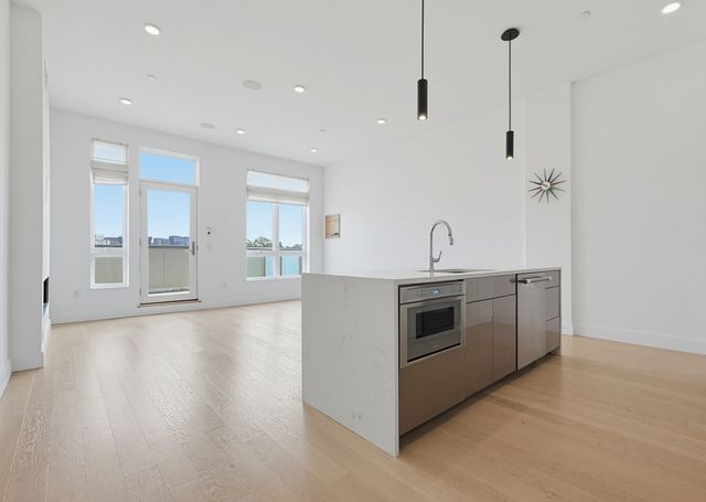 20 W 5th St 5D, Boston, MA 02127