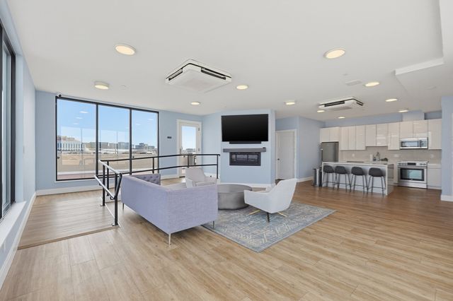 20 W 5th St 5D, Boston, MA 02127