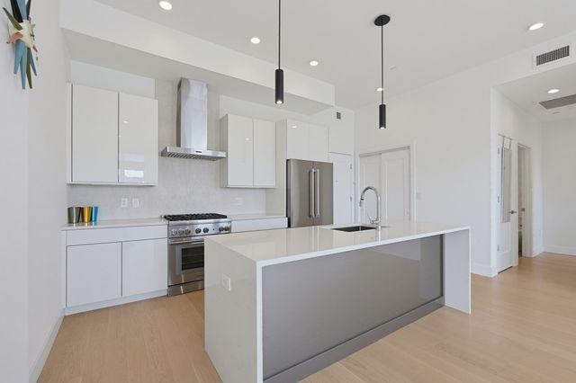 20 W 5th St 5D, Boston, MA 02127