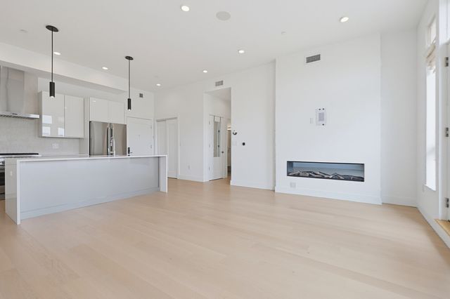 20 W 5th St 5D, Boston, MA 02127