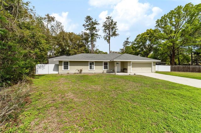 4 REDWOOD TRACE COURT, Ocala, FL 34472