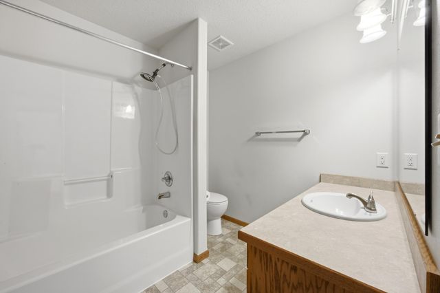 4419 48th Street S, Fargo, ND 58104