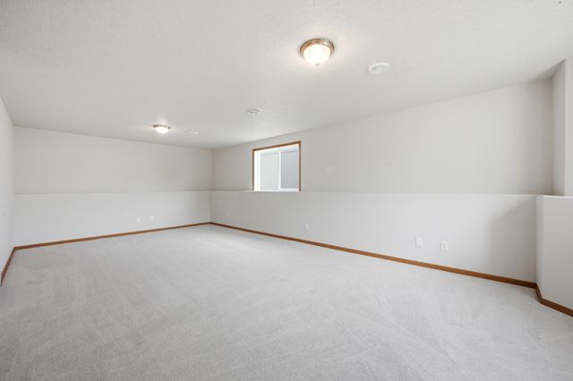 4419 48th Street S, Fargo, ND 58104