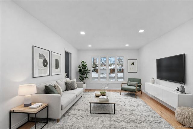 34 E 159th Street, South Holland, IL 60473