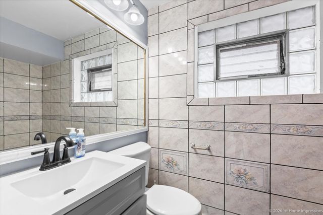 34 E 159th Street, South Holland, IL 60473