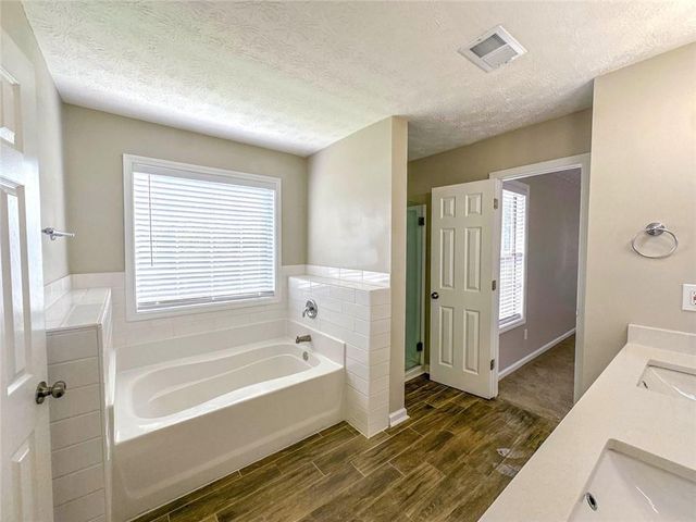 1070 Big Haynes Drive, Grayson, GA 30017