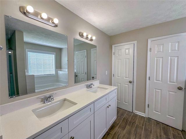 1070 Big Haynes Drive, Grayson, GA 30017