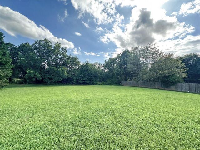 1070 Big Haynes Drive, Grayson, GA 30017