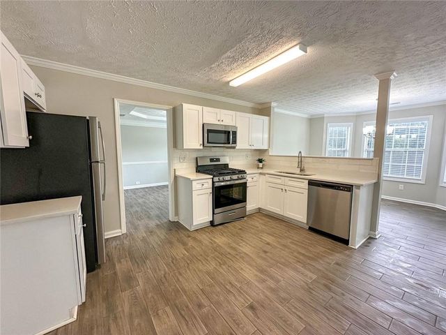 1070 Big Haynes Drive, Grayson, GA 30017