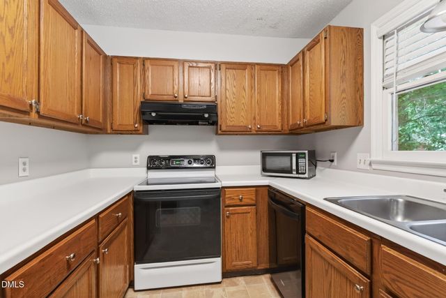 442 Oak Run Drive, Raleigh, NC 27606