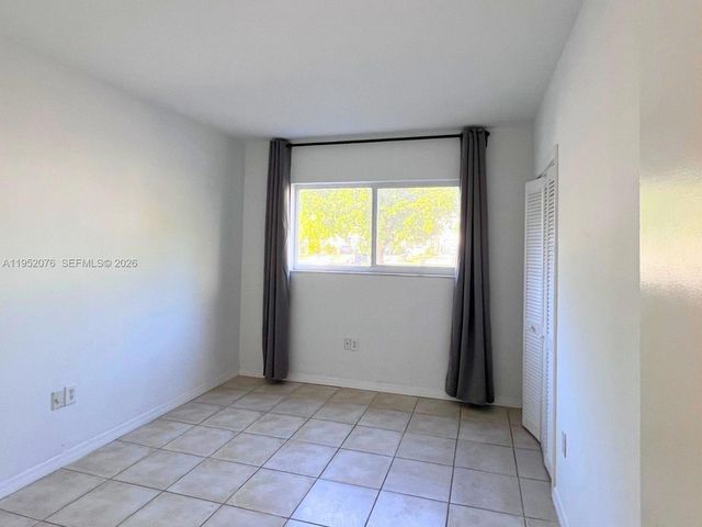 2430 NE 135th St 101, North Miami, FL 33181