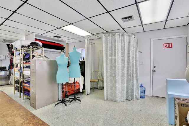 311 NE 44th St, Oakland Park, FL 33334