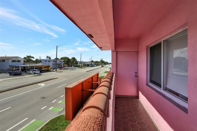 311 NE 44th St, Oakland Park, FL 33334