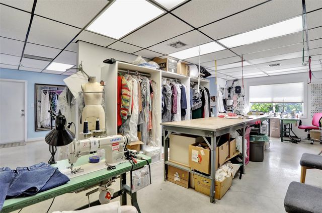 311 NE 44th St, Oakland Park, FL 33334