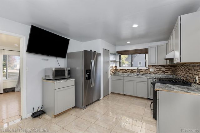 27321 Baldwin Avenue, Warren, MI 48092