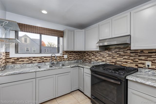 27321 Baldwin Avenue, Warren, MI 48092