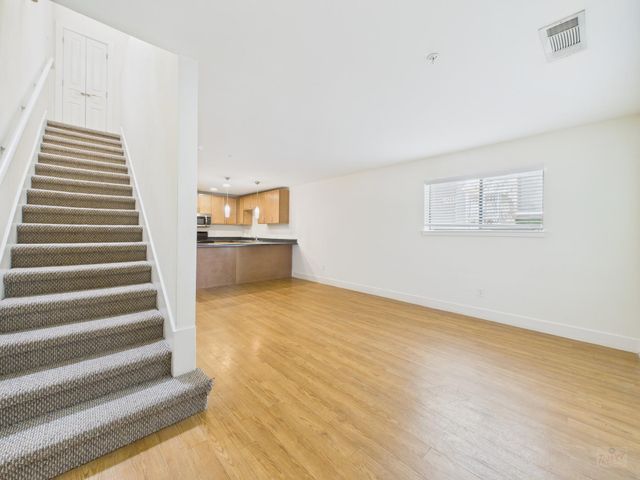 711 W 32 ST 156, Austin, TX 78705