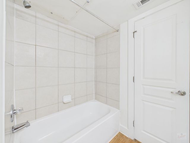 711 W 32 ST 156, Austin, TX 78705