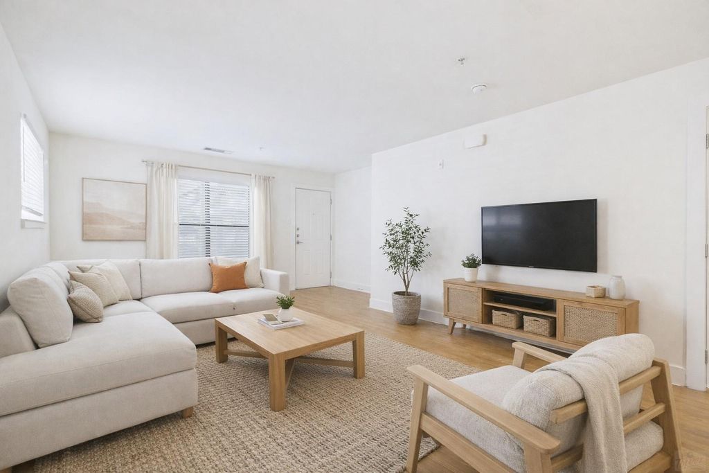 711 W 32 ST 156, Austin, TX 78705