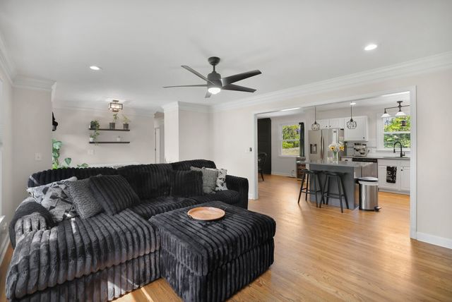 1136 Howell Dr, Franklin, TN 37069