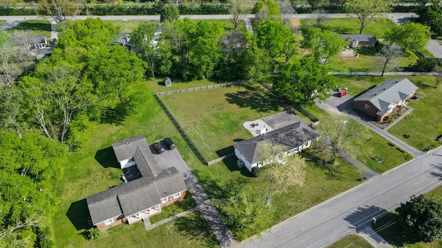 1136 Howell Dr, Franklin, TN 37069