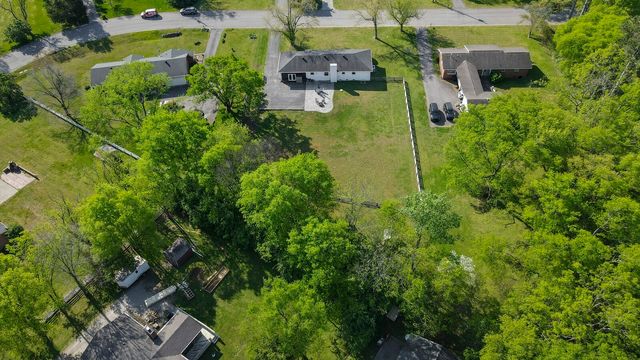 1136 Howell Dr, Franklin, TN 37069