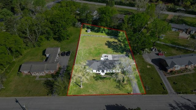 1136 Howell Dr, Franklin, TN 37069