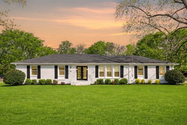 1136 Howell Dr, Franklin, TN 37069