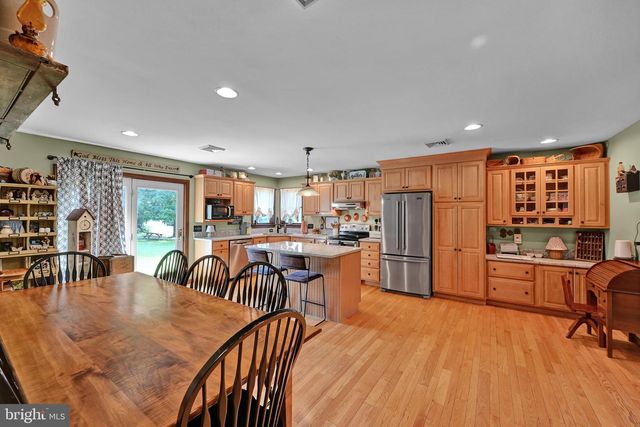126 MEADOW VIEW LN, Bainbridge, PA 17502