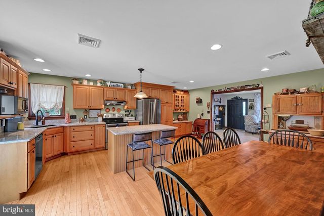 126 MEADOW VIEW LN, Bainbridge, PA 17502
