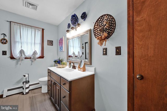 126 MEADOW VIEW LN, Bainbridge, PA 17502