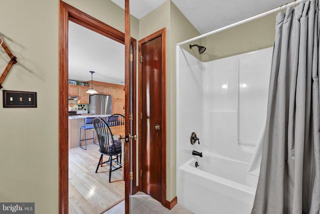 126 MEADOW VIEW LN, Bainbridge, PA 17502