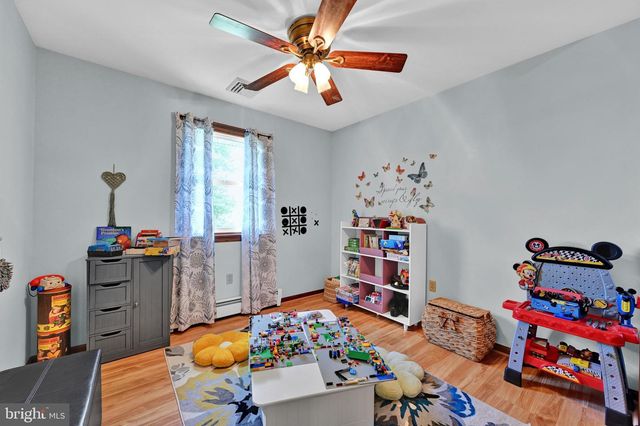 126 MEADOW VIEW LN, Bainbridge, PA 17502