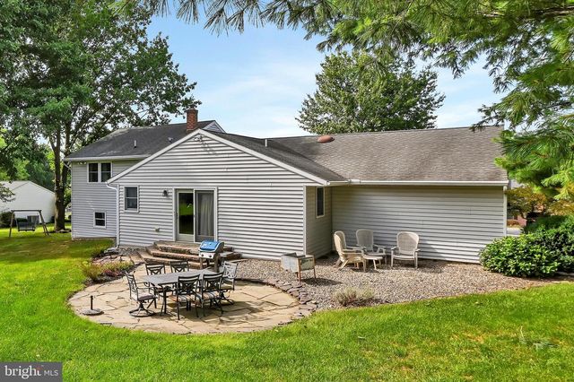 126 MEADOW VIEW LN, Bainbridge, PA 17502