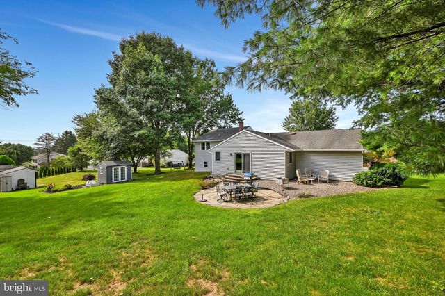 126 MEADOW VIEW LN, Bainbridge, PA 17502