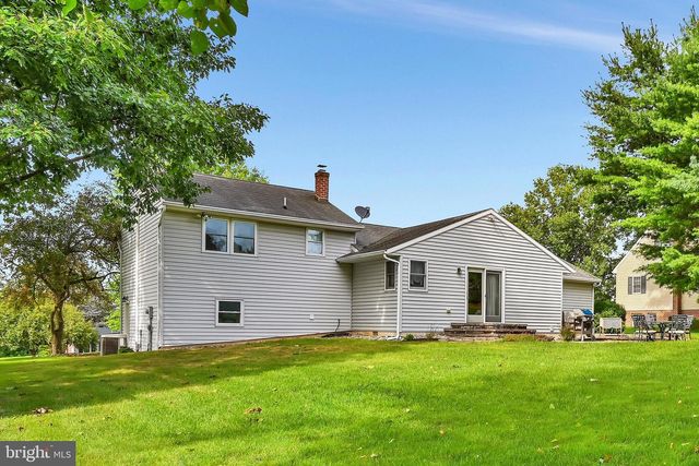 126 MEADOW VIEW LN, Bainbridge, PA 17502