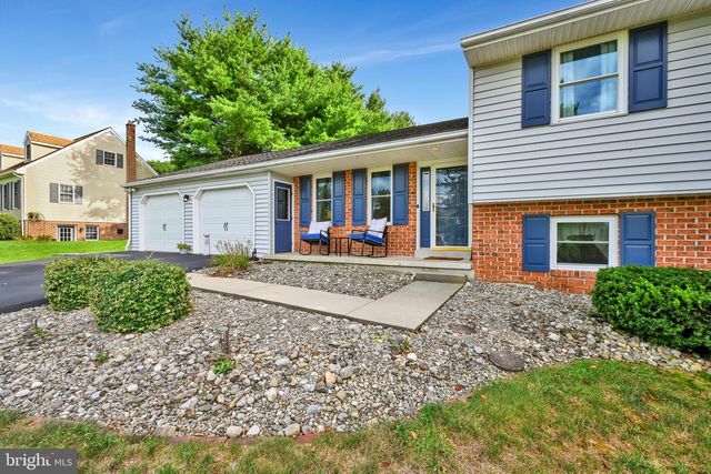 126 MEADOW VIEW LN, Bainbridge, PA 17502